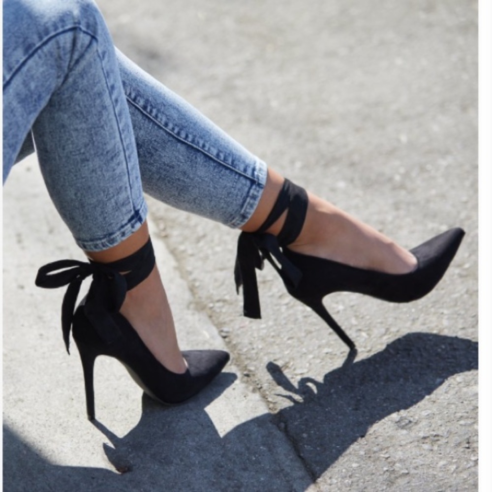 Black Wrap-Around Pumps